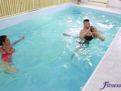 Tyłek, Duży tyłek, Duże cycki, Kneblowanie, Włoski, Orgia, Basen, Cycki