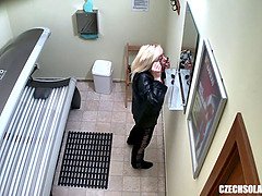 Slow Pussy Masturbation in Public Solarium
