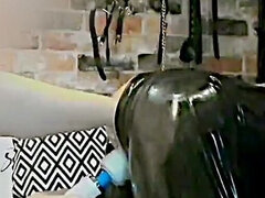 Fist-fucking Gaping Slut in Latex: Gigi's Master Makes Her Cum
