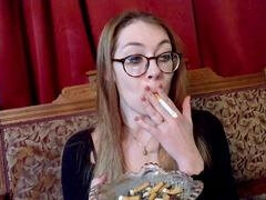 Rjavolaska, Očala, Gola, Kajenje