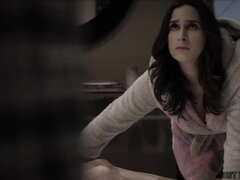 Κώλος, Μεγάλα βυζιά, Μελαχροινή, Βυζαρού, Οικογένεια, Φυσικά βυζιά, Πραγματικότητα, Ταμπού