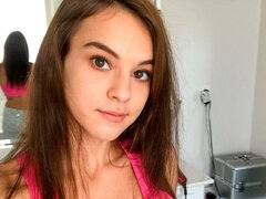 Blonde, Sucer une bite, En levrette, Branlette thaïlandaise, Rasée, Maigrichonne, Dénudage, Adolescente