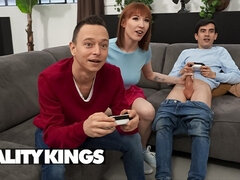 Grosser schwanz, Blasen, Gehörnter ehemann, Sperma im mund, Hardcore, Lecken, Muschi, Realität