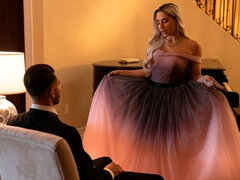 Ξανθιά, Πίπα, Σε στάση σκύλου στα τέσσερα, Φόρεμα, Μαλακία, Γλείψιμο, Μουνί, Έφηβος