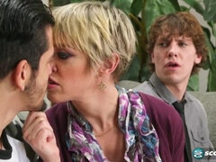 Rumpa, Baben, Stor kuk, Avsugning, Dubbelpenetrering, Gangbang, Mogen, Milf