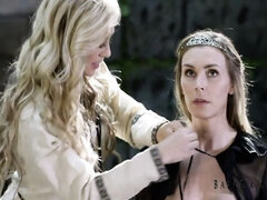 Cul, Lécher le cul, Gros seins, Blonde, Doigter, Embrassement, De plein air, Dénudage