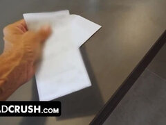 Naakte man aangeklede vrouw, Aangekleed, Dochter, Hardcore, Latijnse vrouw, Likken, Gezichtspunt, Kut duiken