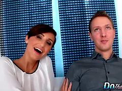 Avsugning, Hanrej, Sperma shot, Hd, Hemmafru, Mellanrasig, Skriker, Fru