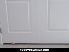 Μεγάλος κώλος, Πίπα, Συμπαθητική, Σε στάση σκύλου στα τέσσερα, Γυαλιά, Φυσικά βυζιά, Μικρούλης, Έφηβος