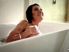 Americano, Cuarto de baño, Verga grande, Negro, Mamada, Morena, Corridas, Adolescente