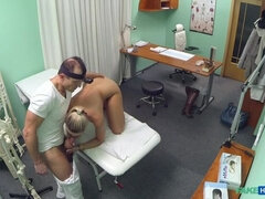 Ερασιτέχνης, Κώλος, Πίπα, Γιατρός, Σε στάση σκύλου στα τέσσερα, Μαλακία με το δάχτυλο για γυναίκες, Μαλακία, Μουνί