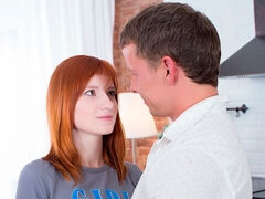 큰 음경, 도기스타일, 자연의 가슴, 면도된, 짧은 머리, 빼빼한, 청소년, 젖가슴