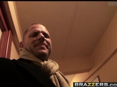 Μεγάλος πούτσος, Μεγάλα βυζιά, Πίπα, Σπέρμα στο στόμα της, Ηδ, Πάρτυ