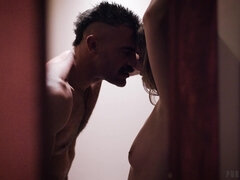 Brunetta, Schizzo di sborra, Facciale, Ragazza, Toilette