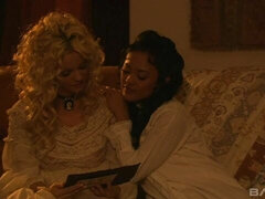 デカ尻, デカパイ, 指いじり, レズビアン, 下着, オナニー, オマンコ, ストリッピング