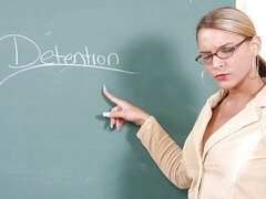 18 let, Velký zadek, Velké péro, Velké kozy, Blondýna, Kuřba, Brýle, Teenka