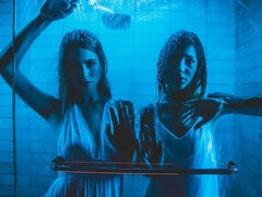 ブロンド, フェラチオ, 口内発射, バック, 女 人男 人, なめる, ガリガリ, タトゥー