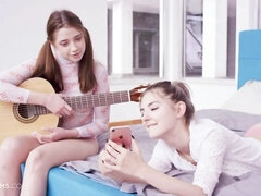 Traseiro, Beijar, Lésbica, Lambendo, Masturbação, Russoa, Descascar, Adolescente