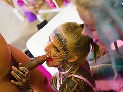 Corridas, Garganta profunda, Hd, Monstruo, Orgía, Sexo fuerte, Gritar, Tatuaje