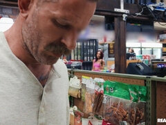 Aziatisch, Grote kont, Grote lul, Pijpbeurt, Diep in de keel, Doordringend, Kut duiken, Tatoeage