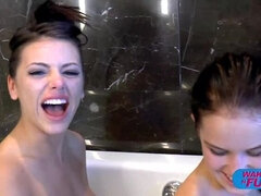 Perännuolu, Makuuhuone, Ruskeahiuksinen, Spermashotti, Selkäsauna, Orgasmi, Pillu, Kolmen kimppa