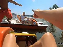 Beauté, Gros seins, Sucer une bite, Rondelette, Cocu, Hd, Seins naturels, De plein air