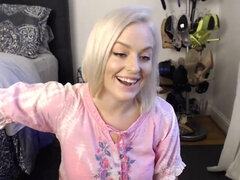 Kont, Grote kont, Grote mammen, Rondborstig, Tiener, Tieten likken, Speelgoed, Nat