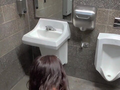 Amatőr, Amerikai, Cumizás, Pár, Érett feleség, Nyilvános, Wc