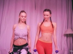 Perännuolu, Blondi, Itsetyydytys, Pillu, Ajeltu, Urheilu, Strippaus, Teini