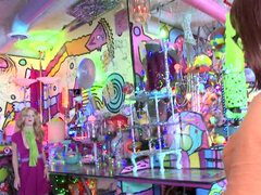 Блондинки, Минет, Брюнетки, Семяизвержение, Секс без цензуры, Латиноамериканки, Глотающие, Втроем