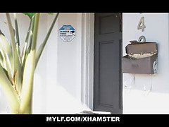 Obciąganie, Brunetka, Puma, Głebokie gardło, Masturbacja, Mamuśka, Cipka, Macocha