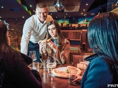 Brunetka, Honění, Líbání, Spodní prádlo, Pička, Vyhublá, Punčochy, Teenka