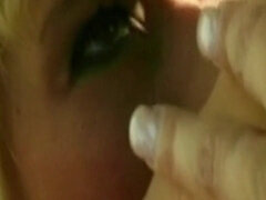 Tette grandi, Bionda, Brunetta, Lesbica, Masturbazione