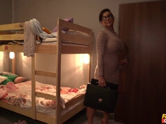 Schwarz, Vollbusig, Hochschule, Kehlenfick, Familie, Milf, Student, Lehrer