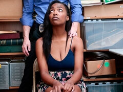 Musta, Suihinotto, Kiinnijäänyt, Takaapäin, Tumma, Sekarotuinen, Teini, Univormu