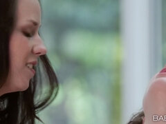 Blond, Bruinharig, Rondborstig, Voeten, Lesbisch, Likken, Kut duiken