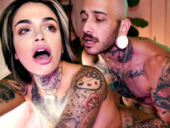 Tetas grandes, Mamada, Pareja, Lamidas, Coño, Sexo soft, Tatuaje, Adolescente