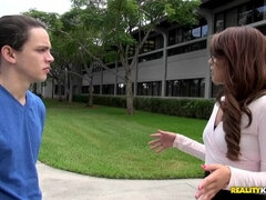 Amatőr, Cumizás, Gesztenyebarna, Arcra élvezés, Sarokkal való, Fehérnemű, Harisnya, Tini