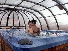 Bikini, Obciąganie, Brunetka, Tatuś, Hd, Całować, Lizanie, Basen