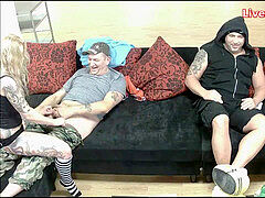 수음, 현실, 관음증이 있는 사람