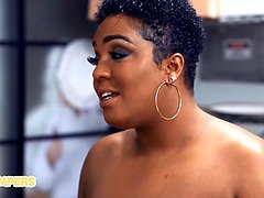 Isot tissit, Blondi, Ruskeahiuksinen, Pulska, Nnm, Äiti jota haluaisin panna, Luonnolliset tissit, Kolmen kimppa