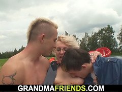 미인, 금발의, 쿠거, 나이든, 밀프, 고함치는, 계모, 쓰리섬