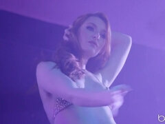 Pénisz, Kutya póz, Felpeckelve, Szőrös, Nyalás, Természetes mellek, Nuni, Szoknya