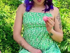 Poilue, De plein air, Petite femme