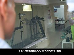 Большой член, Большие сиськи, Минет, Грудастые, Семяизвержение, Секс без цензуры, Латиноамериканки, Киски