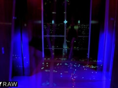 Anal, Stjärt mot mun, Avsugning, Brunett, Doggystyle, Ansiktsbehandling, Gapande, Tajt