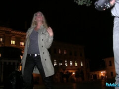 素人, ブロンド, フェラチオ, 車, 手コキする, アウトドア, ハメ撮り, 公共