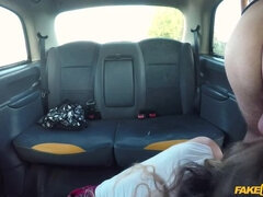 Amateur, Culo, Morena, Coche, Corrida, Estilo perrito, Lamidas, Perforación