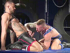 Anál, Velké péro, Kuřba, Gay, Svaly, Hračky