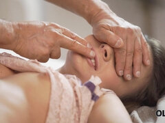 18 años, Morena, Papá, Lamidas, Coño, Afeitado, Flaco, Adolescente